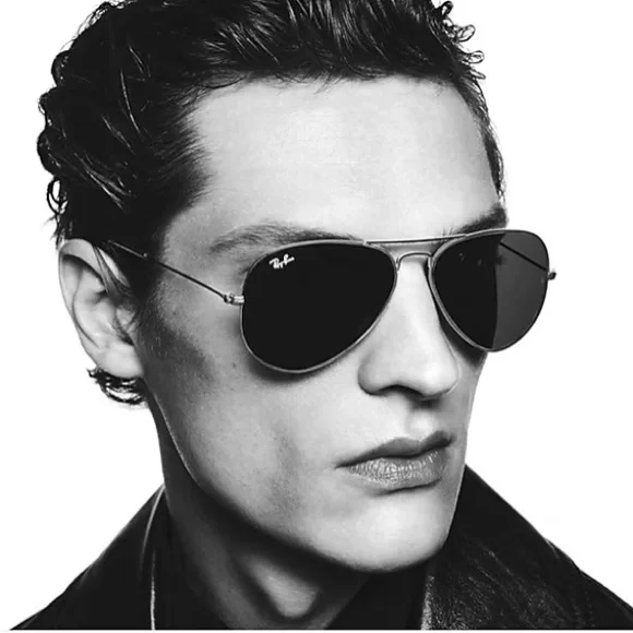 Ray Ban Polarized Classic Gold Framed Aviator Sunglasses - Picture 2 of 14